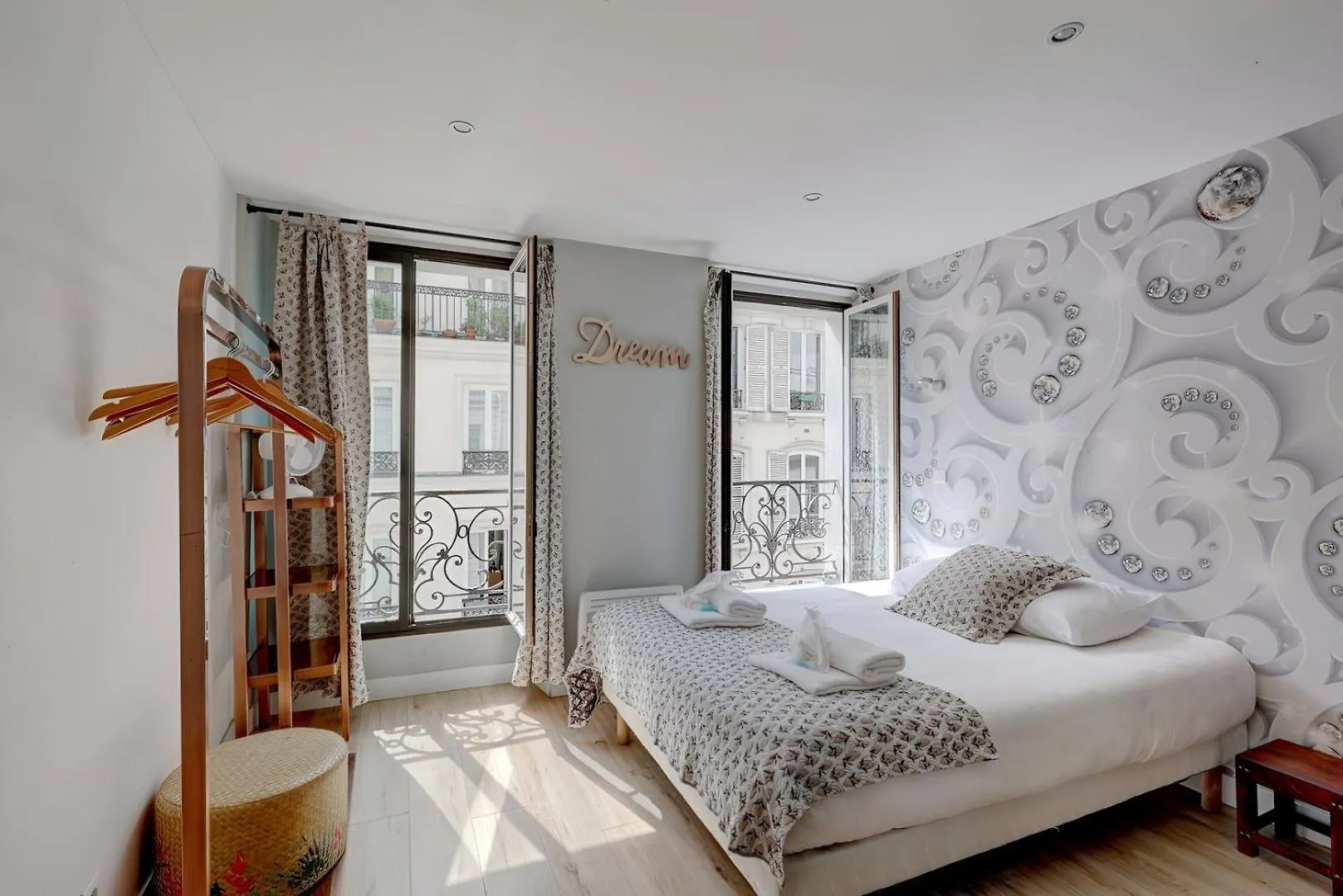 Bluestay 130 - Charmant Appartement A Paris 2