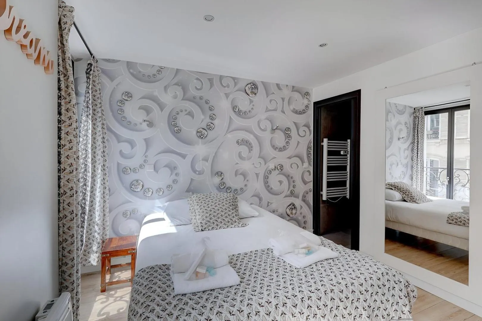 Bluestay 130 - Charmant Appartement A Paris 2