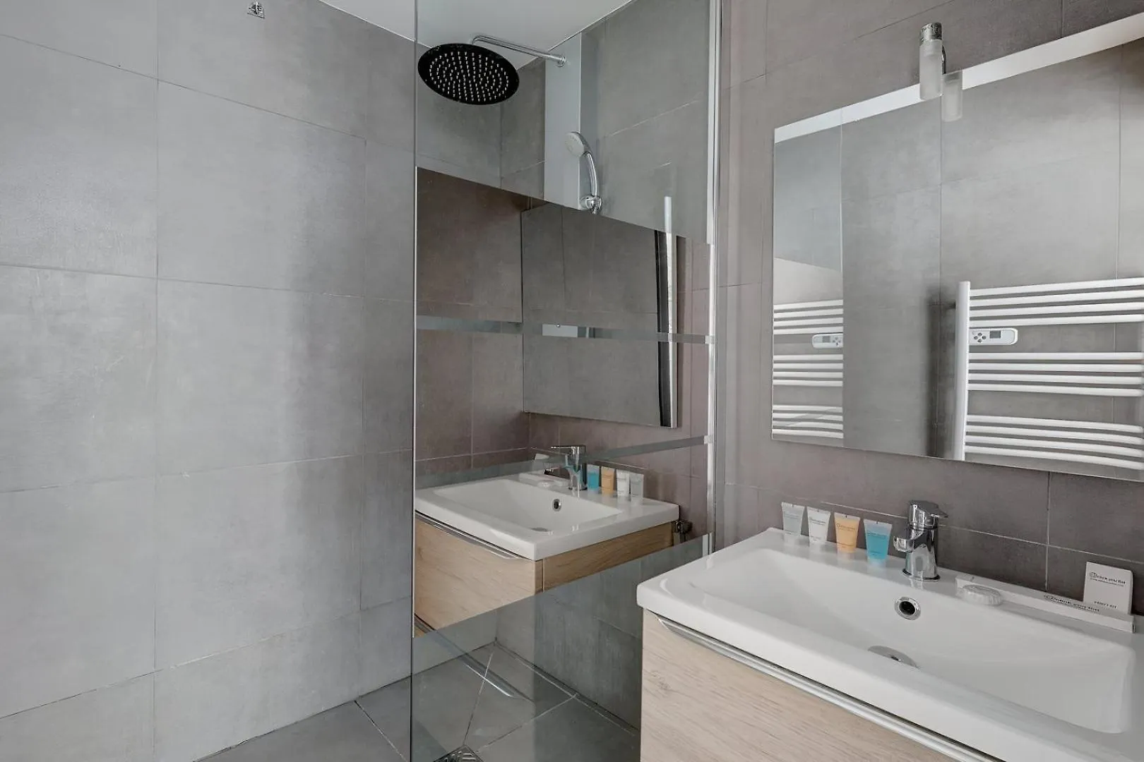 Bluestay 130 - Charmant Appartement A Paris 2